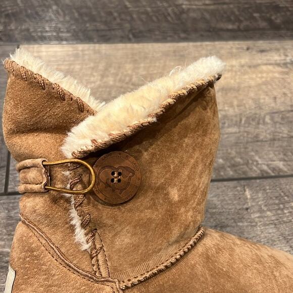 Lamo Women's Suede Button Whipstitched Faux Fur Ankle Boots Chestnut Size 9/9.5 - Picture 4 of 6